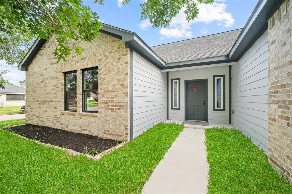 16346 Summer Dawn LN, Houston, TX 77095