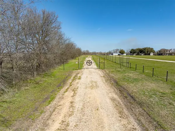 Navasota, TX 77868,7105 County Road 208