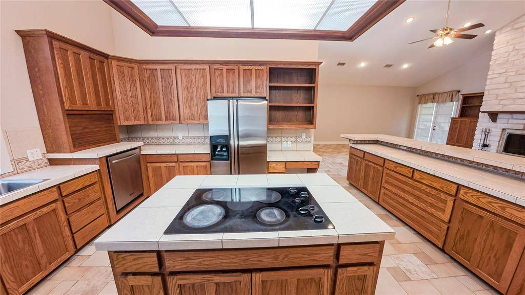 Louise, TX 77455,1212 W North ST