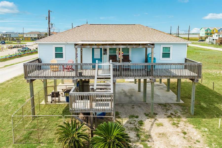 114 Santar LOOP, Surfside Beach, TX 77541