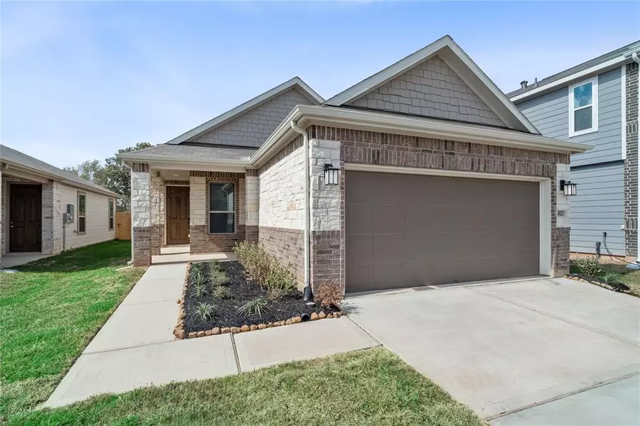 4825 Salerno LN, Conroe, TX 77304