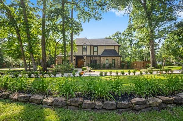 7 Moonvine CT, The Woodlands, TX 77380