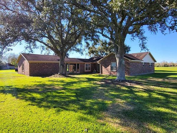 5002 County Road 558, Alvin, TX 77511