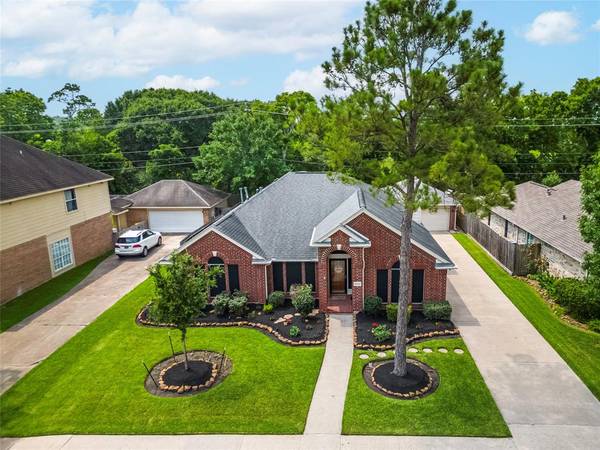 3522 Pine Chase DR, Pearland, TX 77581