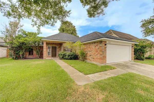 4754 Widerop LN,  Friendswood,  TX 77546