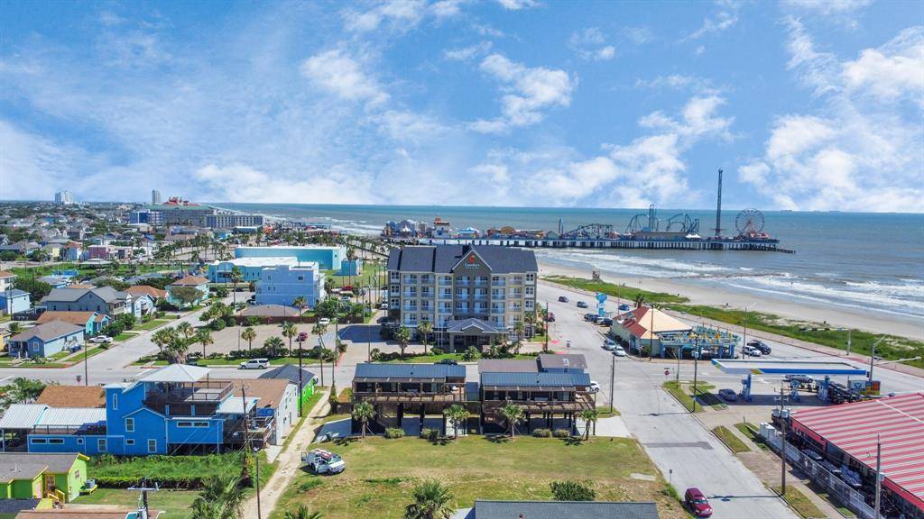 2912 Avenue R 1/2, Galveston, TX 77550