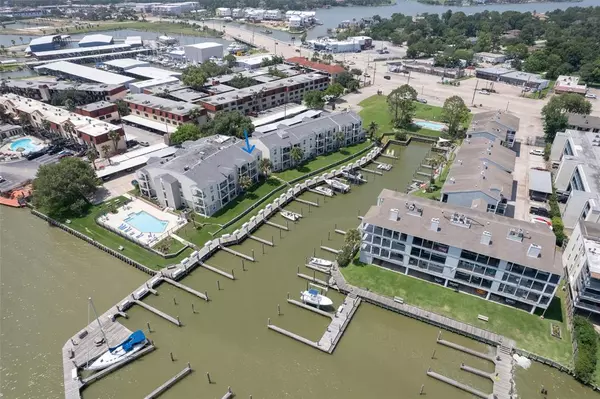 306 Yacht Club #306, Seabrook, TX 77586