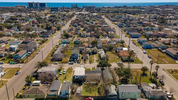 Galveston, TX 77551,5516 Avenue P 1/2