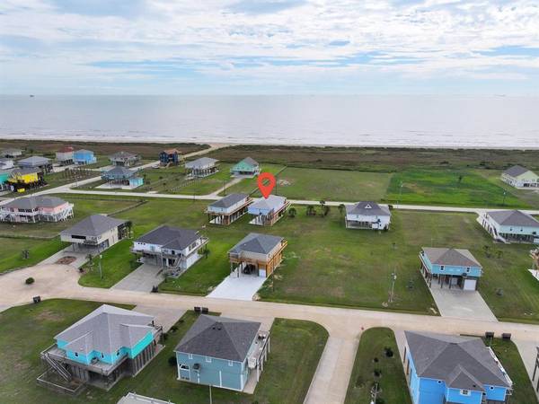 4416 Hatteras DR, Port Bolivar, TX 77650