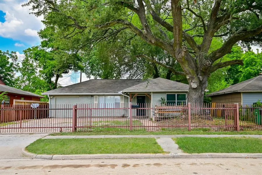 1419 Regal ST, Houston, TX 77034