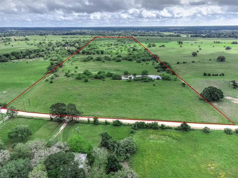 2929 County Road 138, Hallettsville, TX 77964