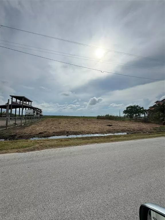 Crystal Beach, TX 77650,1221 N Monkhouse DR