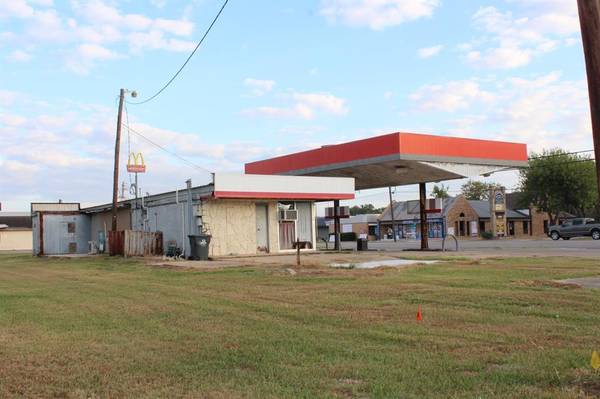 1101 N Mechanic ST, El Campo, TX 77437