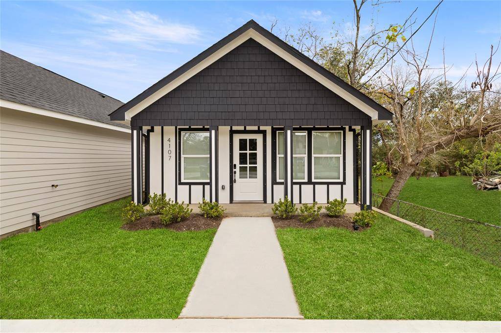 4107 Coon ST, Bacliff, TX 77518