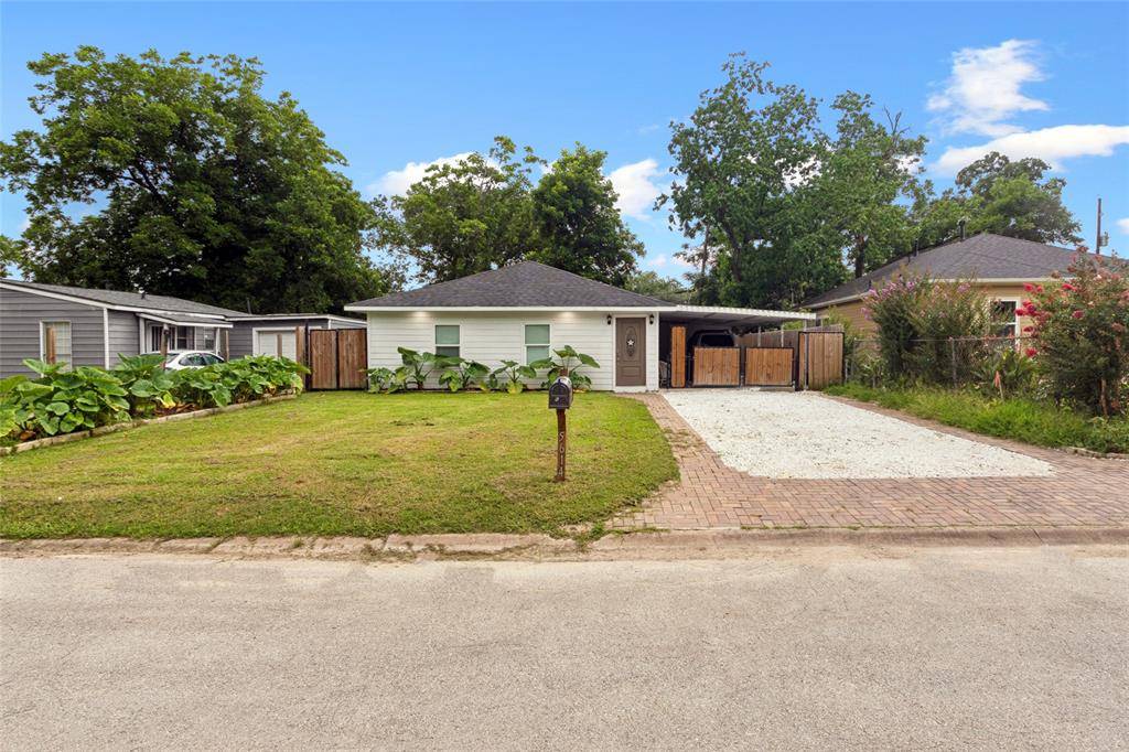 5614 Malmedy RD, Houston, TX 77033