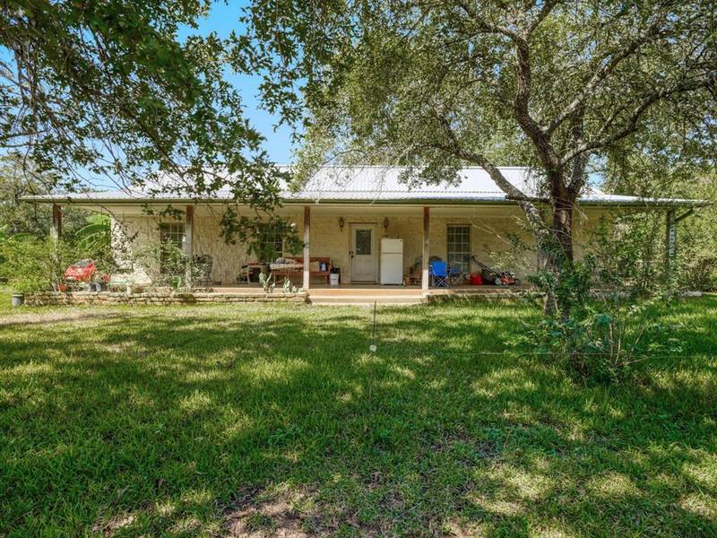 294 Lois Lane, Paige, TX 78659