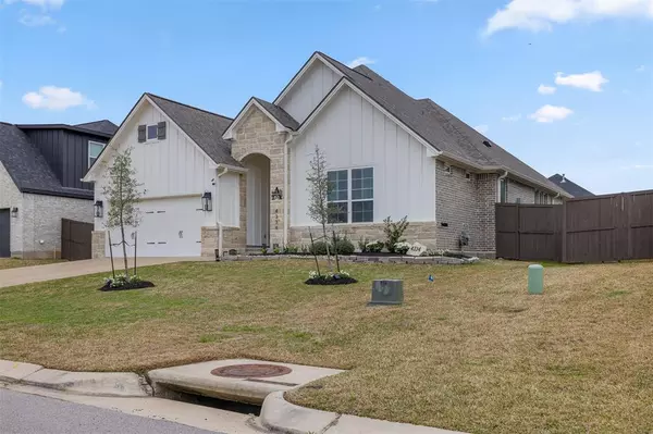 4334 Fox River LN, Bryan, TX 77802