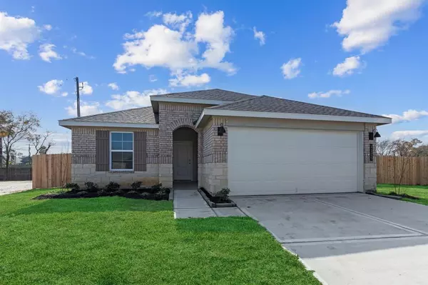 330 Amy ST, Angleton, TX 77515