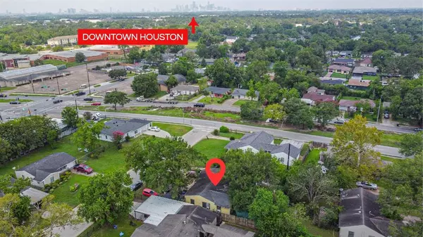 8107 Panay DR, Houston, TX 77033