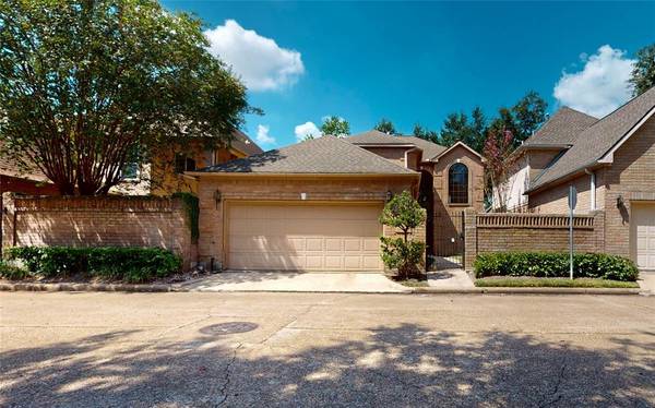 6895 Oakwood GRV,  Houston,  TX 77040