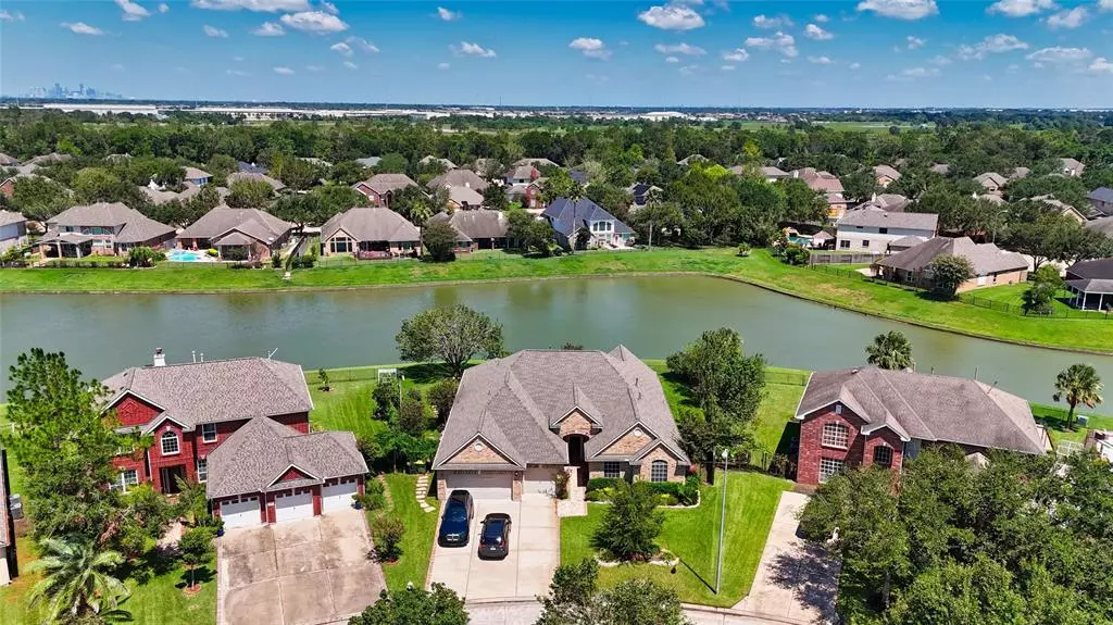 3131 Emory Oak LN, Pearland, TX 77584