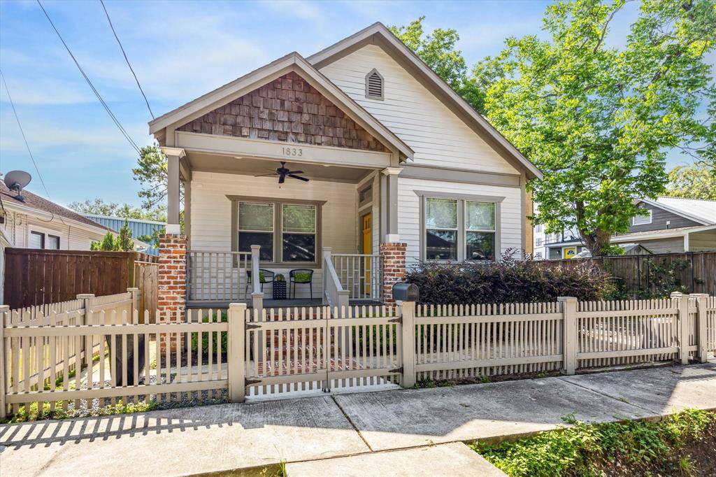 Houston, TX 77009,1833 Tabor ST