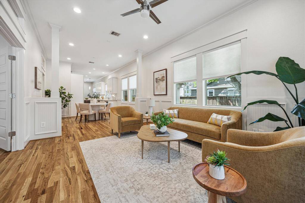 1833 Tabor ST, Houston, TX 77009