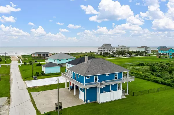 839 Helen BLVD, Crystal Beach, TX 77650