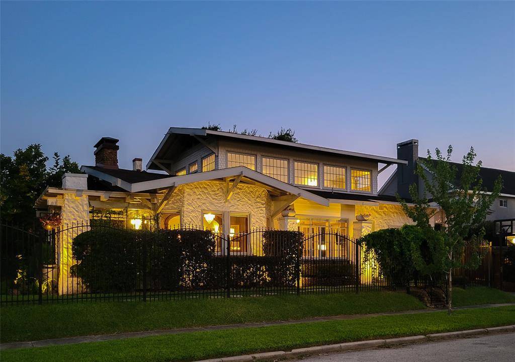 3702 Audubon PL, Houston, TX 77006