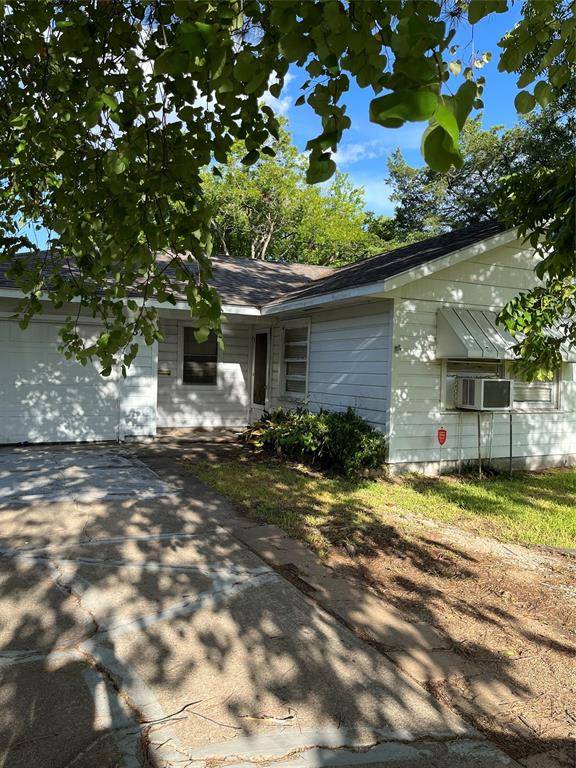 1313 James ST, Rosenberg, TX 77471