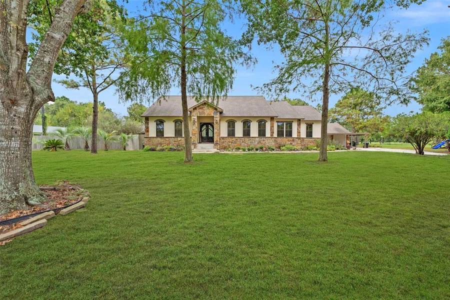 6705 Meadow LN, Pearland, TX 77584