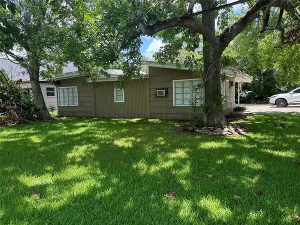 427 S Carroll ST, La Porte, TX 77571