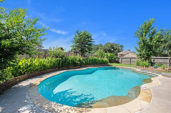 2325 Da Vinci DR, Pearland, TX 77581