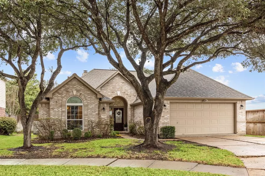 7039 Clustering Oak CT, Richmond, TX 77407