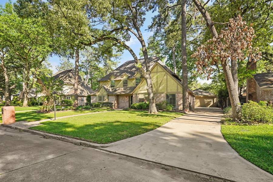 5211 Graystone LN, Houston, TX 77069