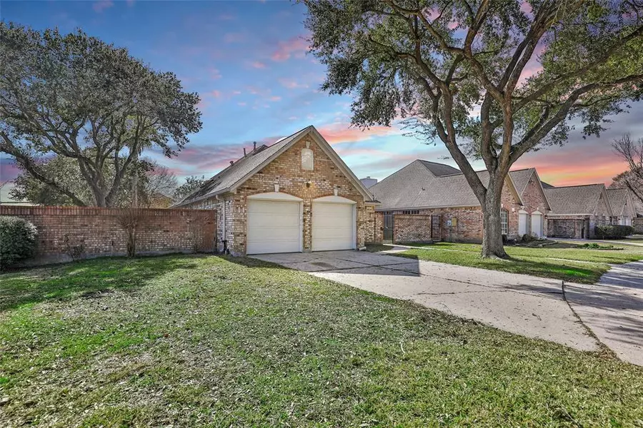 4614 Pawnee LN, Pasadena, TX 77504