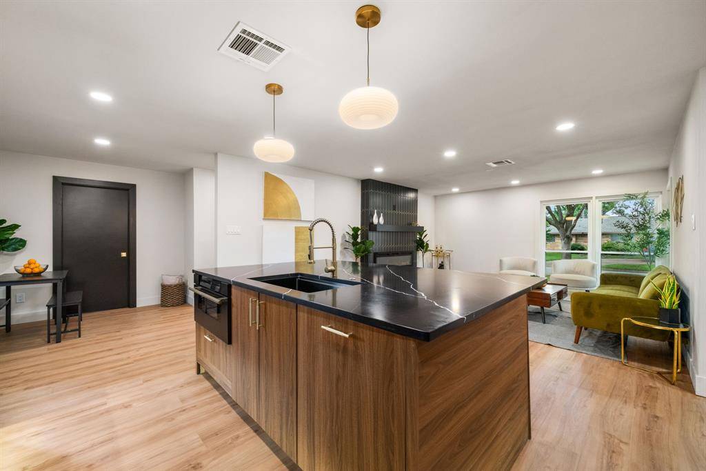 Houston, TX 77008,2114 Lazybrook DR