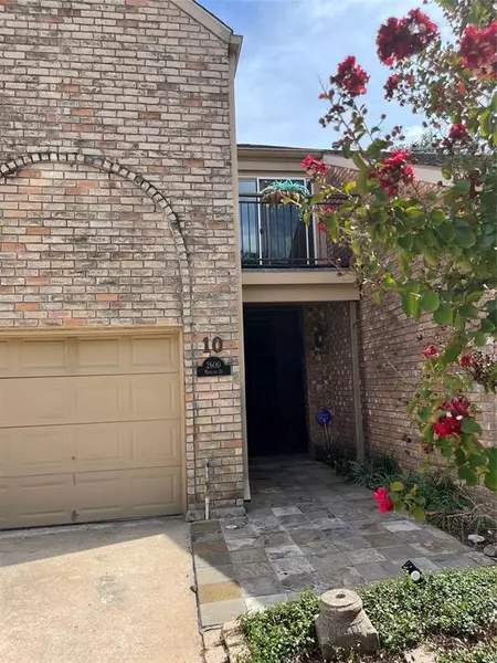 2600 Mid LN #10, Houston, TX 77027