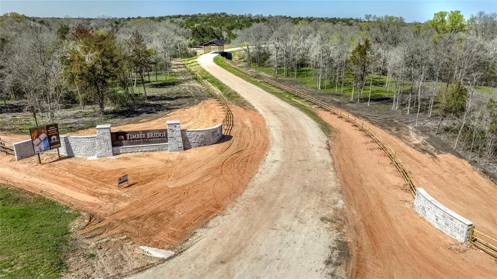 3 Timber Bridge LN, Chappell Hill, TX 77426