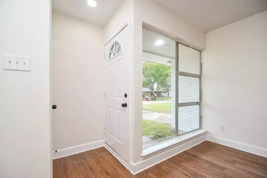 2706 Knotty Oaks TRL, Houston, TX 77045