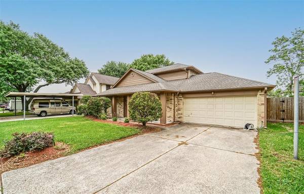 1009 Willowbriar LN, Deer Park, TX 77536