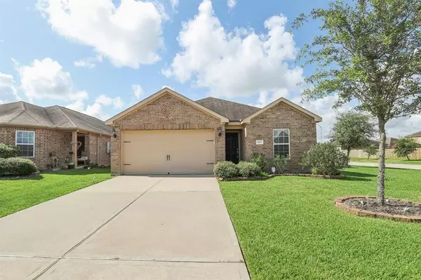 1702 Pink Sapphire DR, Iowa Colony, TX 77583