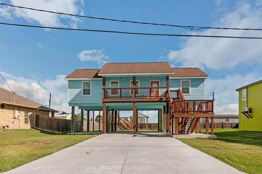 106 Port AVE, Rockport, TX 78382