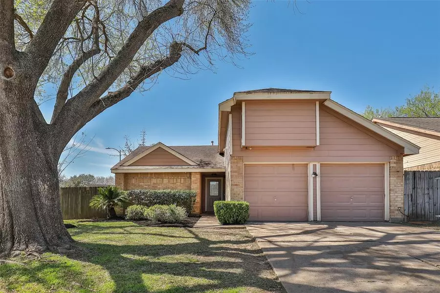 2327 Sunset TRL, Sugar Land, TX 77478