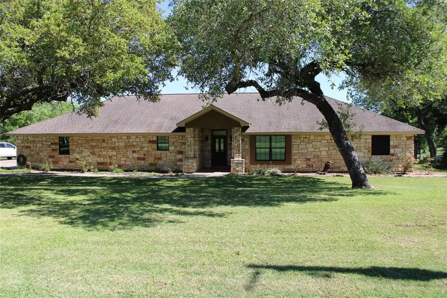 5885 Creamer Creek RD, La Grange, TX 78945