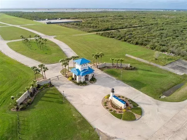 2952 Palacios Bay DR, Palacios, TX 77465