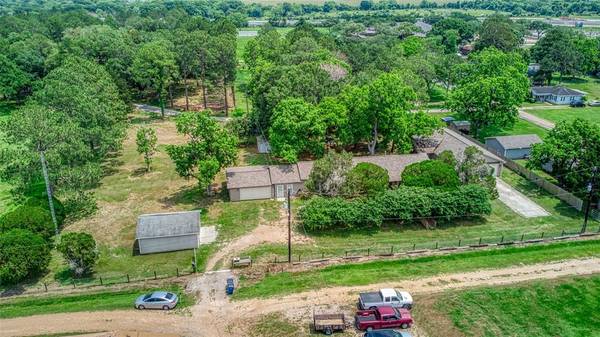 239 Cypress ST, Hungerford, TX 77435