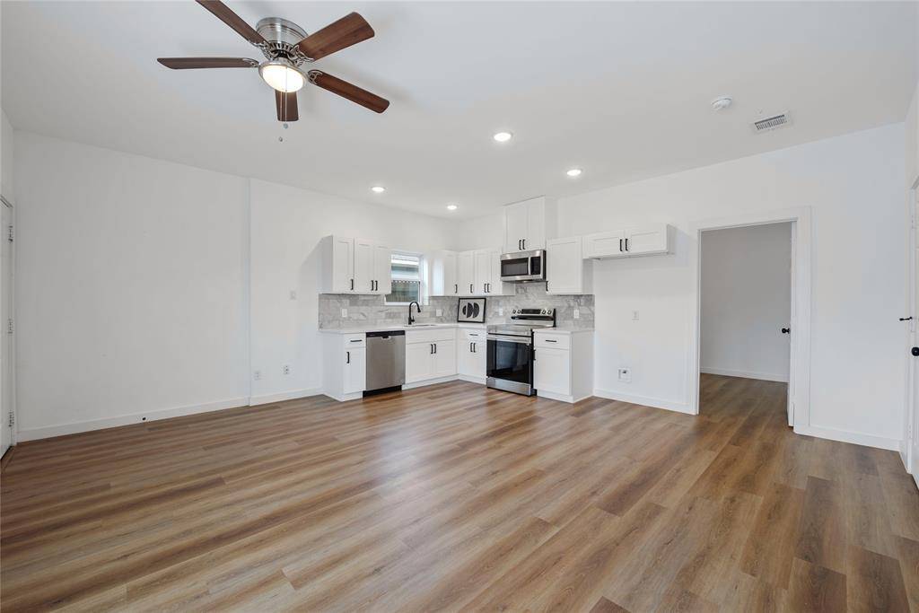 Houston, TX 77028,8211 Barlow ST