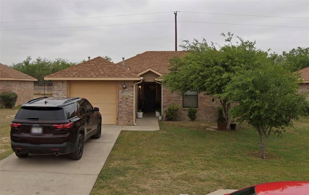 Eagle Pass, TX 78852,108 Round Rock Dr