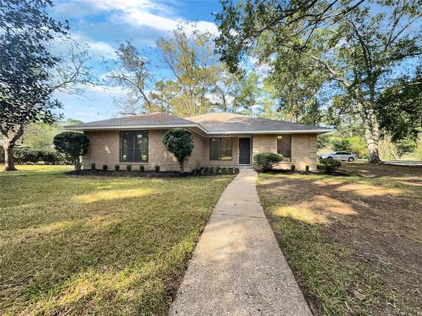 28 Skylark ST, Dayton, TX 77535